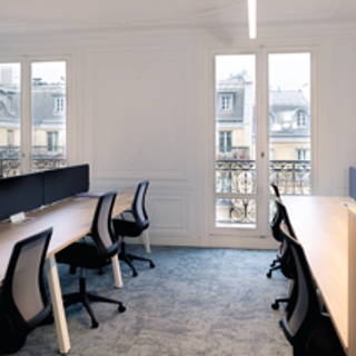 Bureau privé 60 m² 12 postes Location bureau Rue de Châteaudun Paris 75009 - photo 1